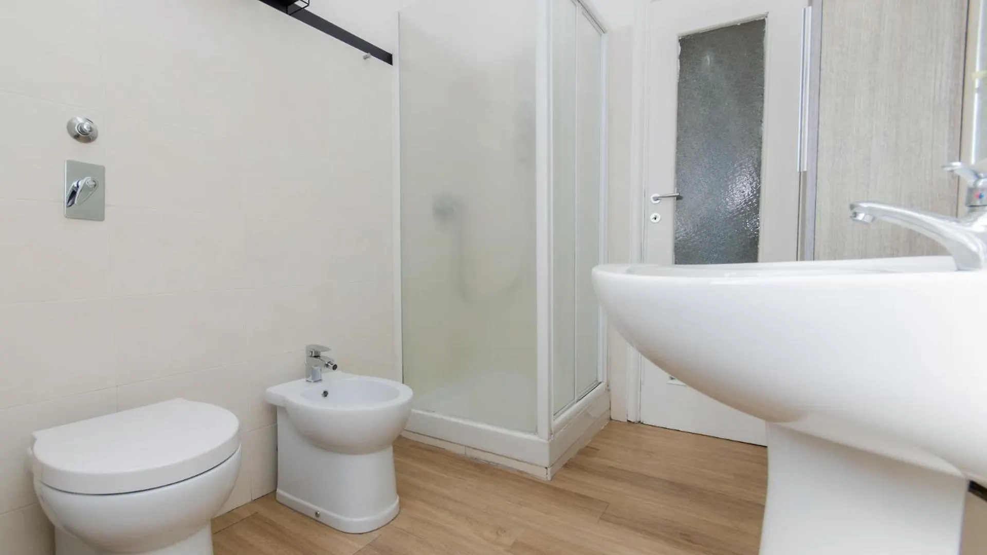 Blue Room Milan Homestay