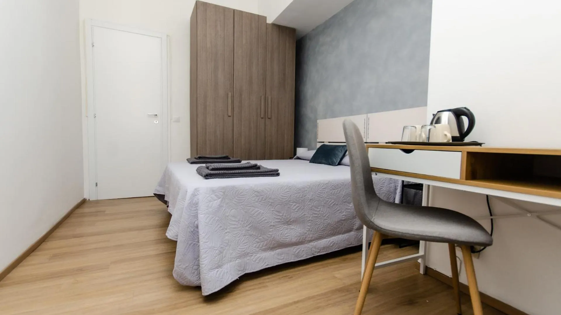 Blue Room Milan Homestay